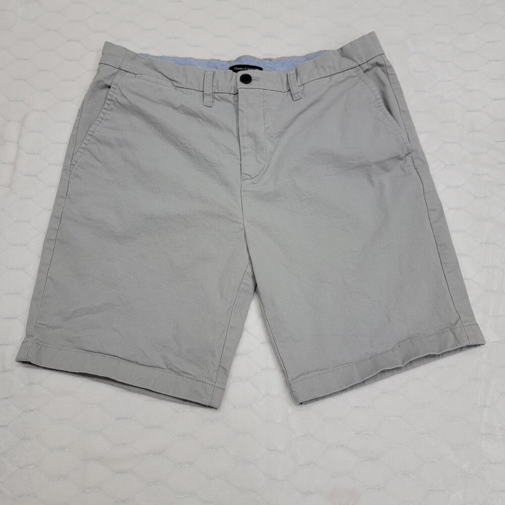 Tommy Hilfiger Mens 34 Stretch Chino Shorts Gray Flat Front Golf Casual